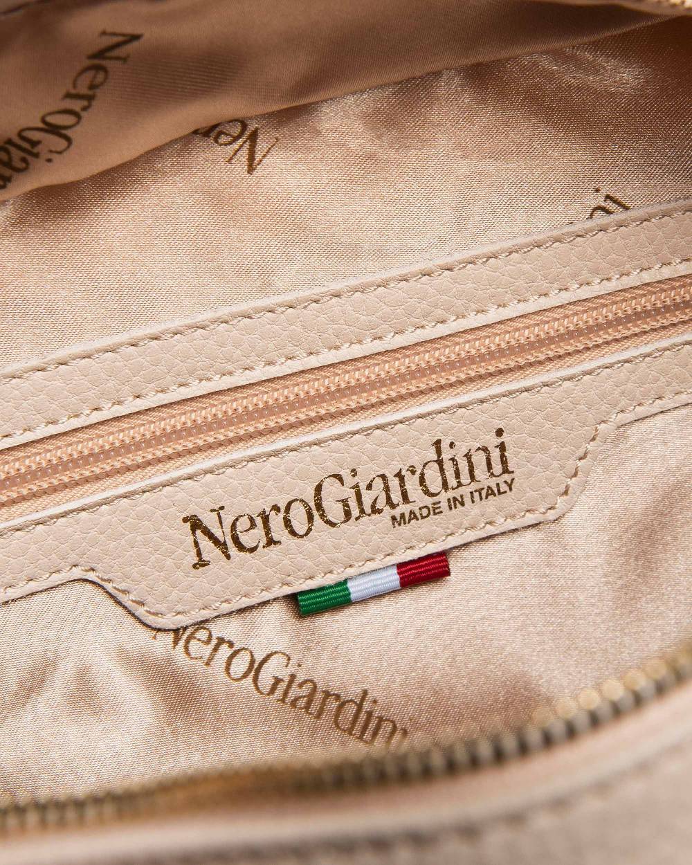 NeroGiardini Art. E443753D Vendita