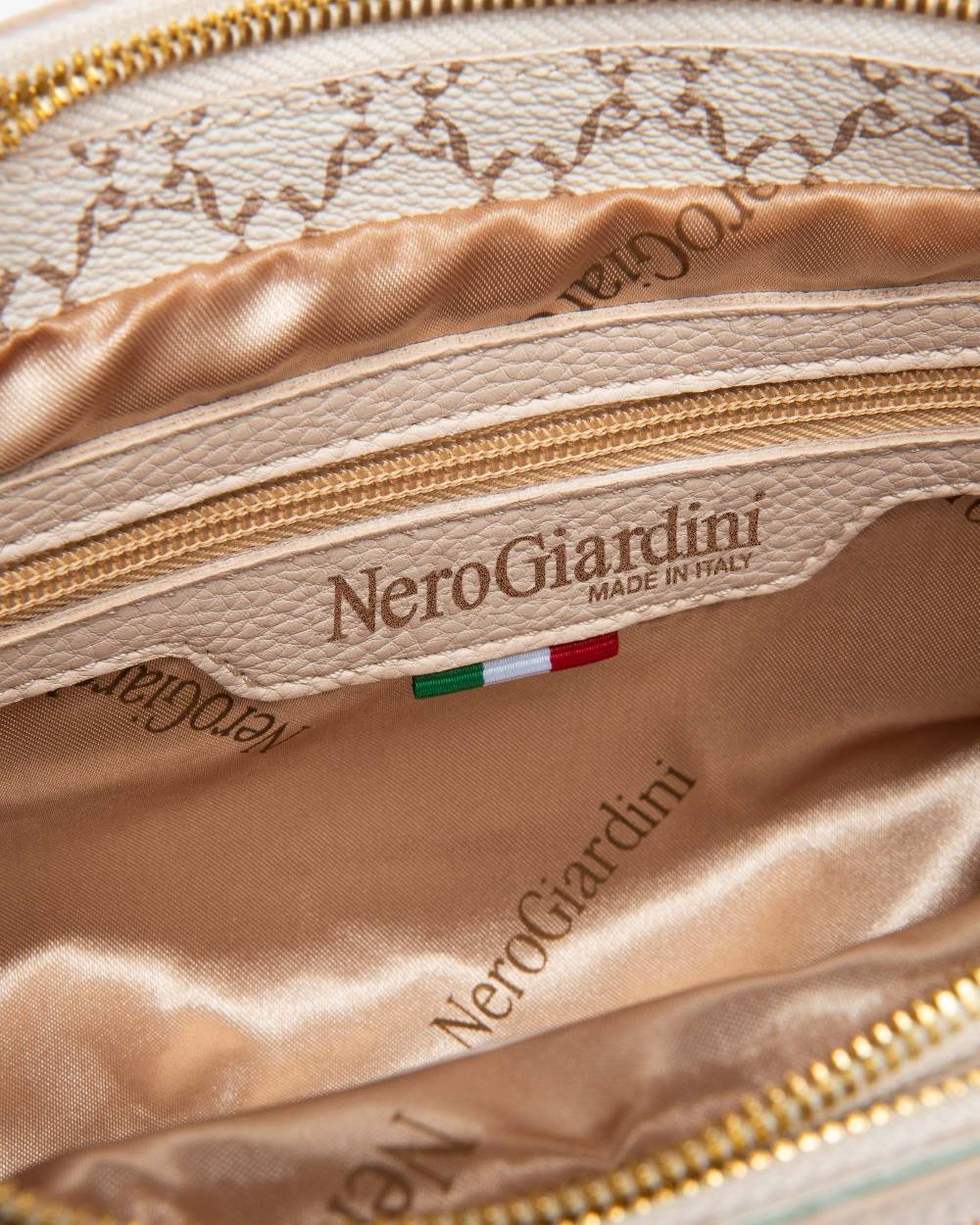 NeroGiardini Art. E443743D Presa