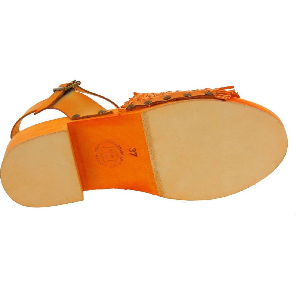 Lartigiano Del Cuoio Zoccolo da donna arancio in legno con fascia in vera pelle intrecciata In Vendita