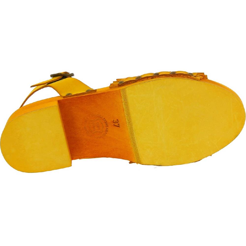 Lartigiano Del Cuoio Zoccolo da donna giallo in legno artigianali con fascia in pelle intrecciata Vendita Economica