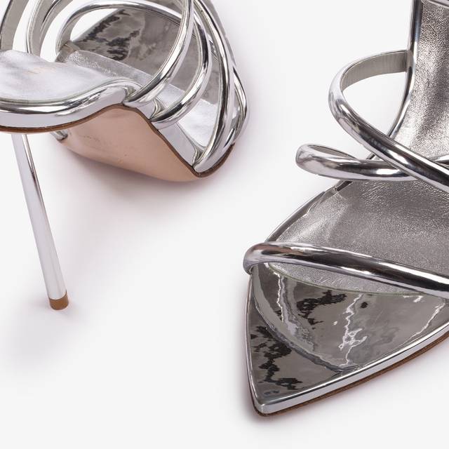 Le Silla Sandalo con fasce incrociate metallizzato argento Offerte