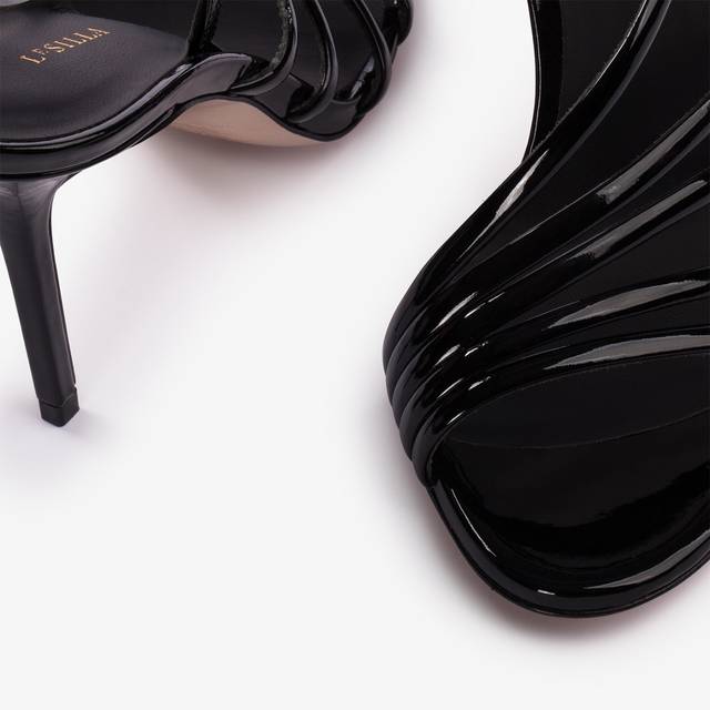 Le Silla Sandalo vernice nero In Vendita