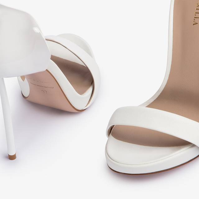 Le Silla Sandalo pelle bianco carta In Vendita