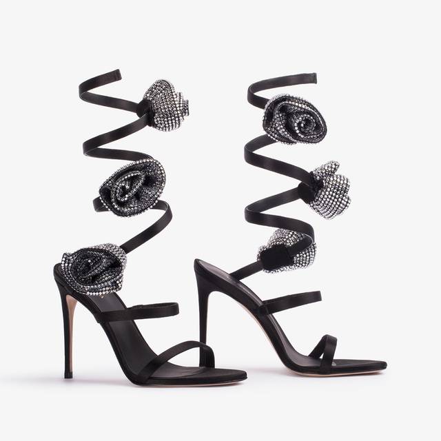 Le Silla Sandalo raso nero con rose in Cristalli argento Soddisfazione Garantita