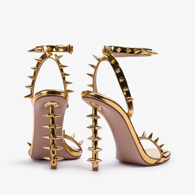 Le Silla Sandalo metallizzato oro pepita con borchie Offerte