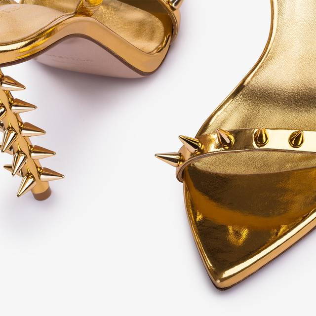 Le Silla Sandalo metallizzato oro pepita con borchie Offerte