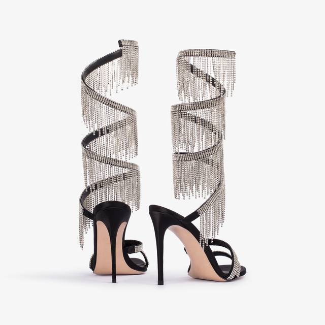 Le Silla Sandalo raso nero con frange argento Acquista Ora
