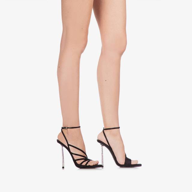 Le Silla Sandalo raso nero Presa