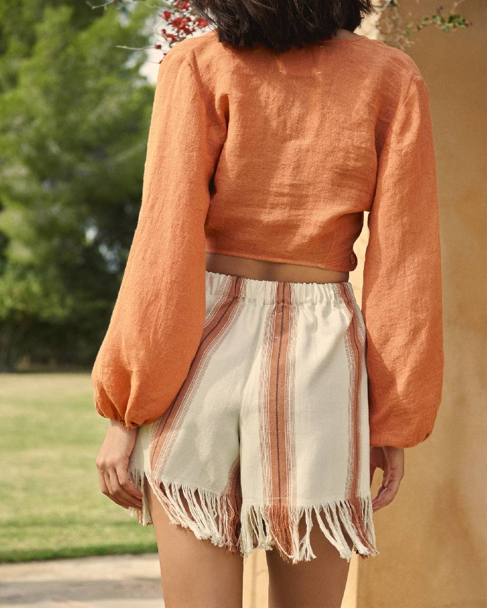 Manebí Cotton Silk Blend Bora Bora Shorts - Eggnog \u0026 Rust Stripes \u0026 Fringes Sconto