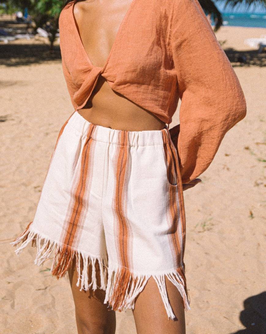 Manebí Cotton Silk Blend Bora Bora Shorts - Eggnog \u0026 Rust Stripes \u0026 Fringes Sconto