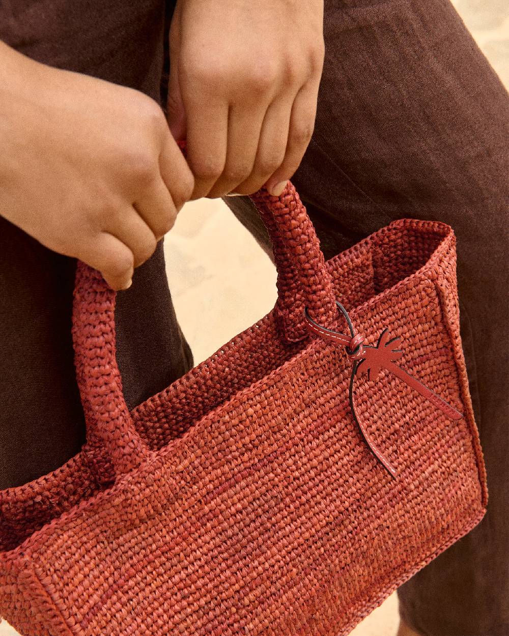 Manebí Raffia Sunset Bag Small - Rust In Vendita
