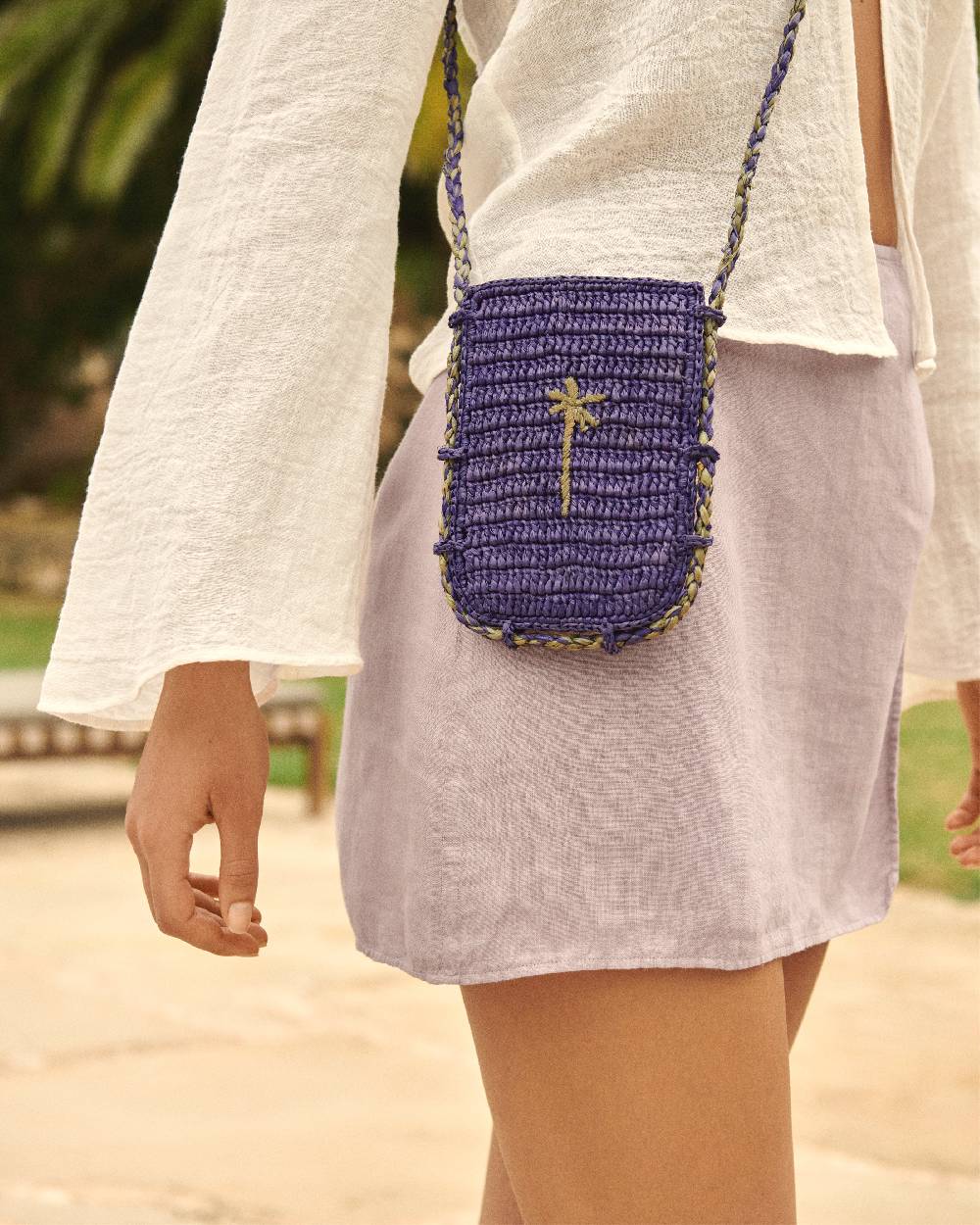Manebí Raffia Phone Case - Summer Purple With Mineral Green Palm Esporta salva