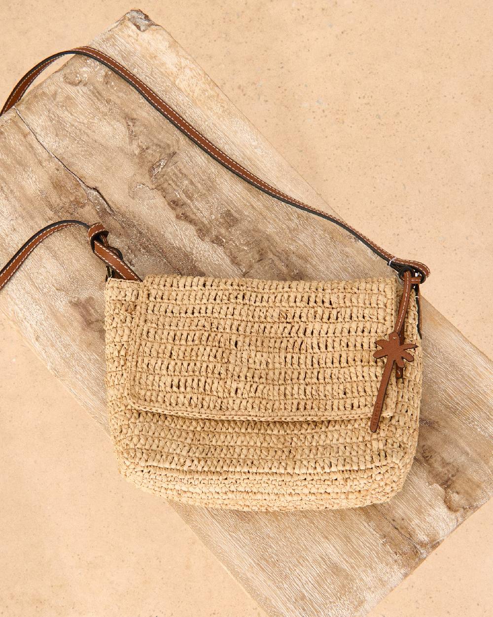 Manebí Raffia Summer Night Bag Medium - Leather Handle \u0026 Palm Leather Tag Natural and Brown Consegna Veloce
