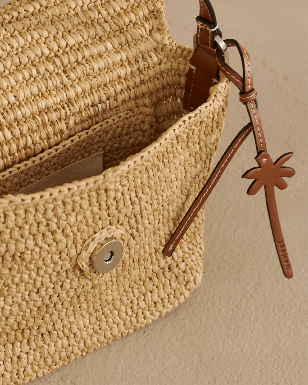 Manebí Raffia Summer Night Bag Medium - Leather Handle \u0026 Palm Leather Tag Natural and Brown Consegna Veloce