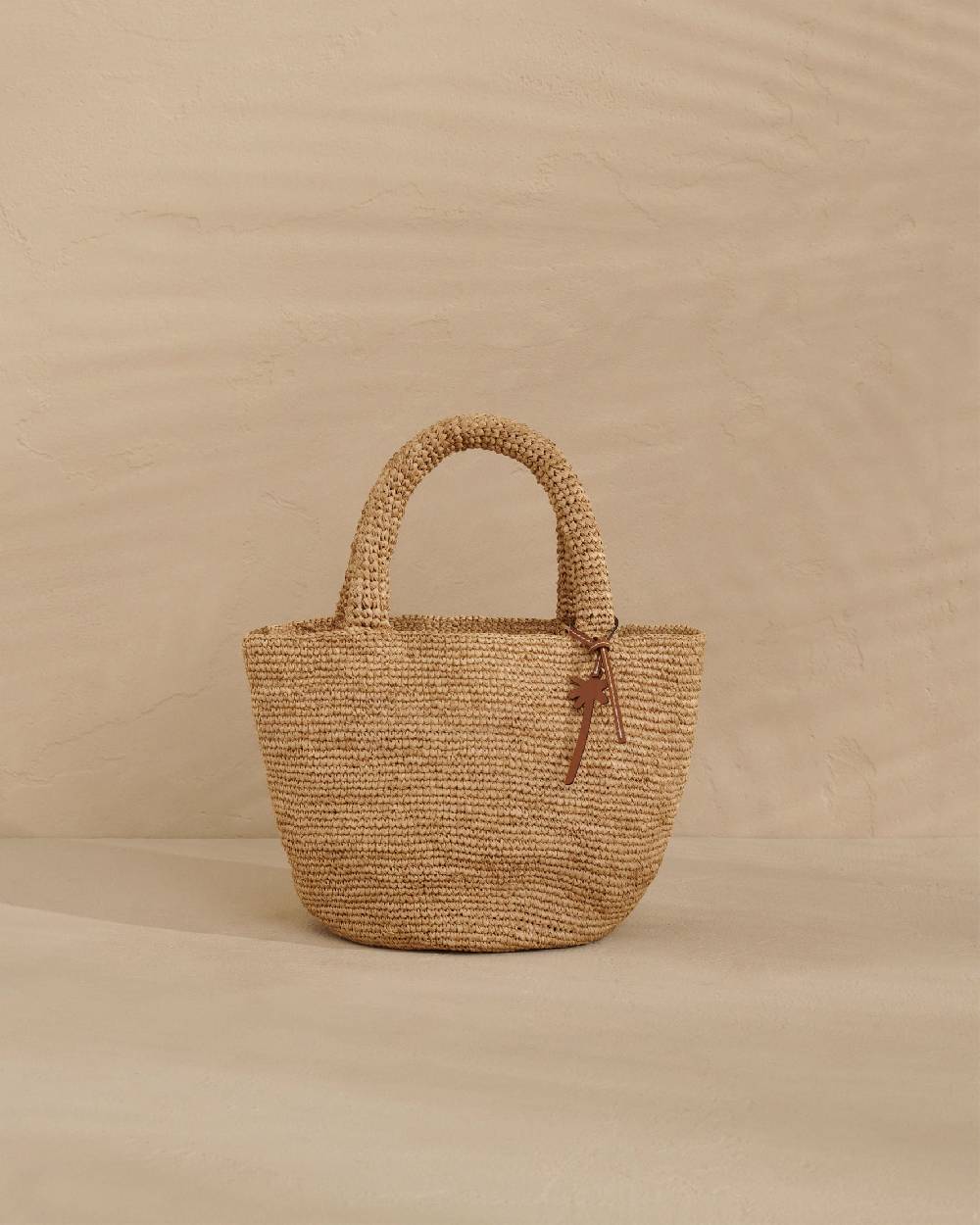 Manebí Raffia Summer Bag Medium - Palm Leather Tag Tan Promozione Limitata