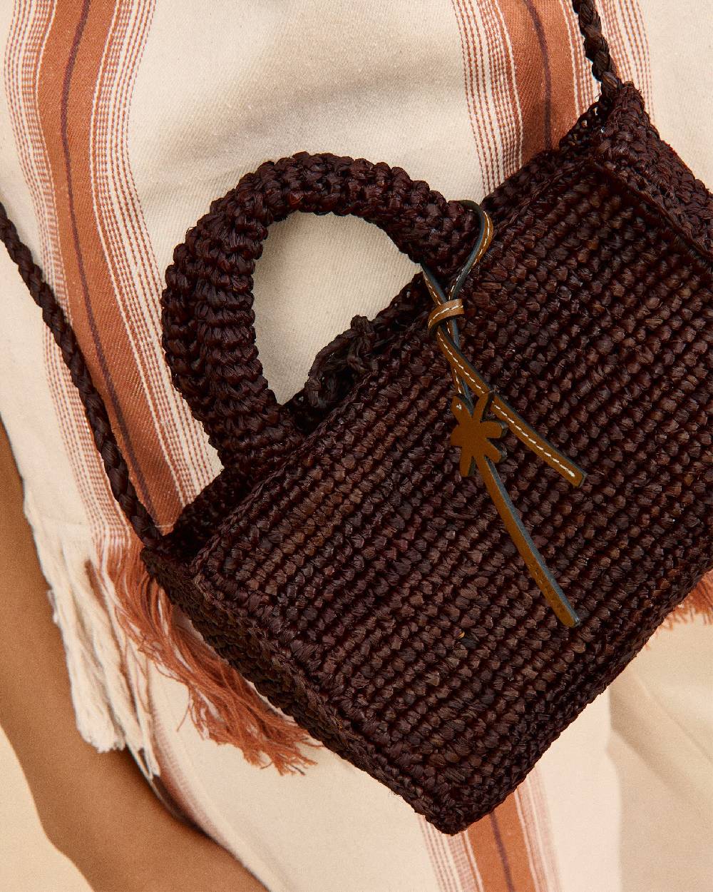 Manebí Raffia Sunset Bag Mini - Chocolate Convenienza