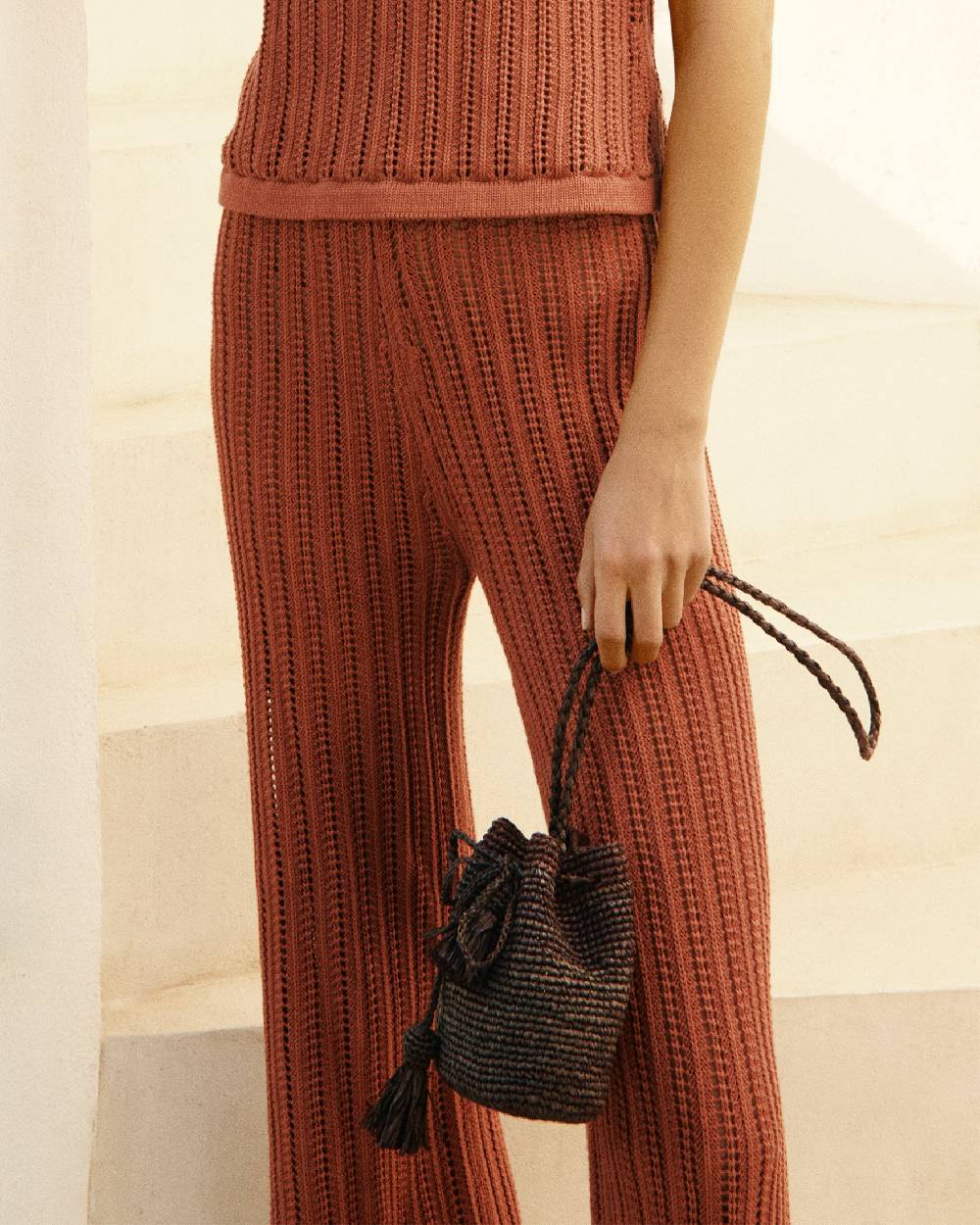 Manebí Raffia Beach Bucket Mini - Chocholate Novità