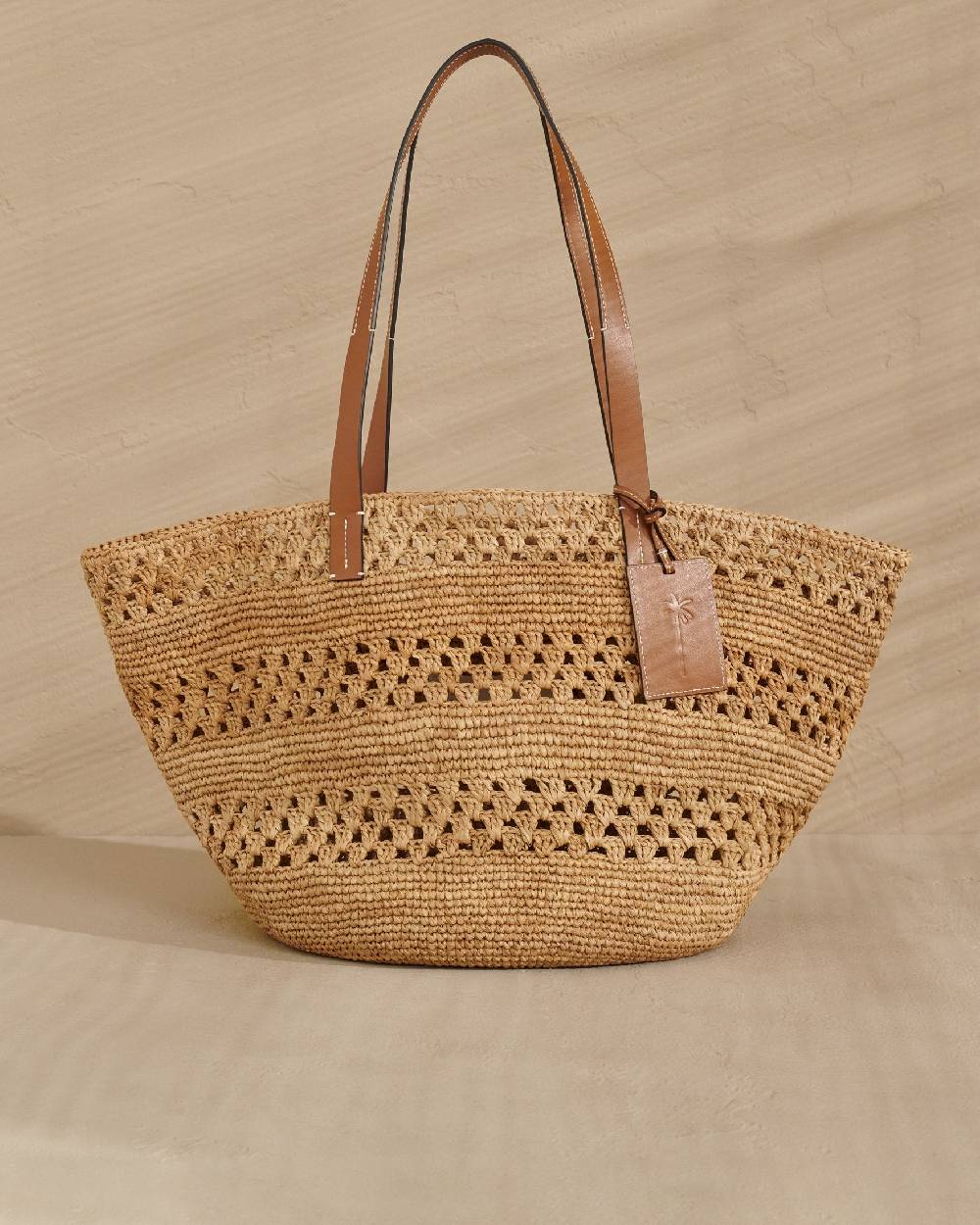 Manebí Weaving Raffia \u0026 Leather Basket Bag - Leather Tag Presa