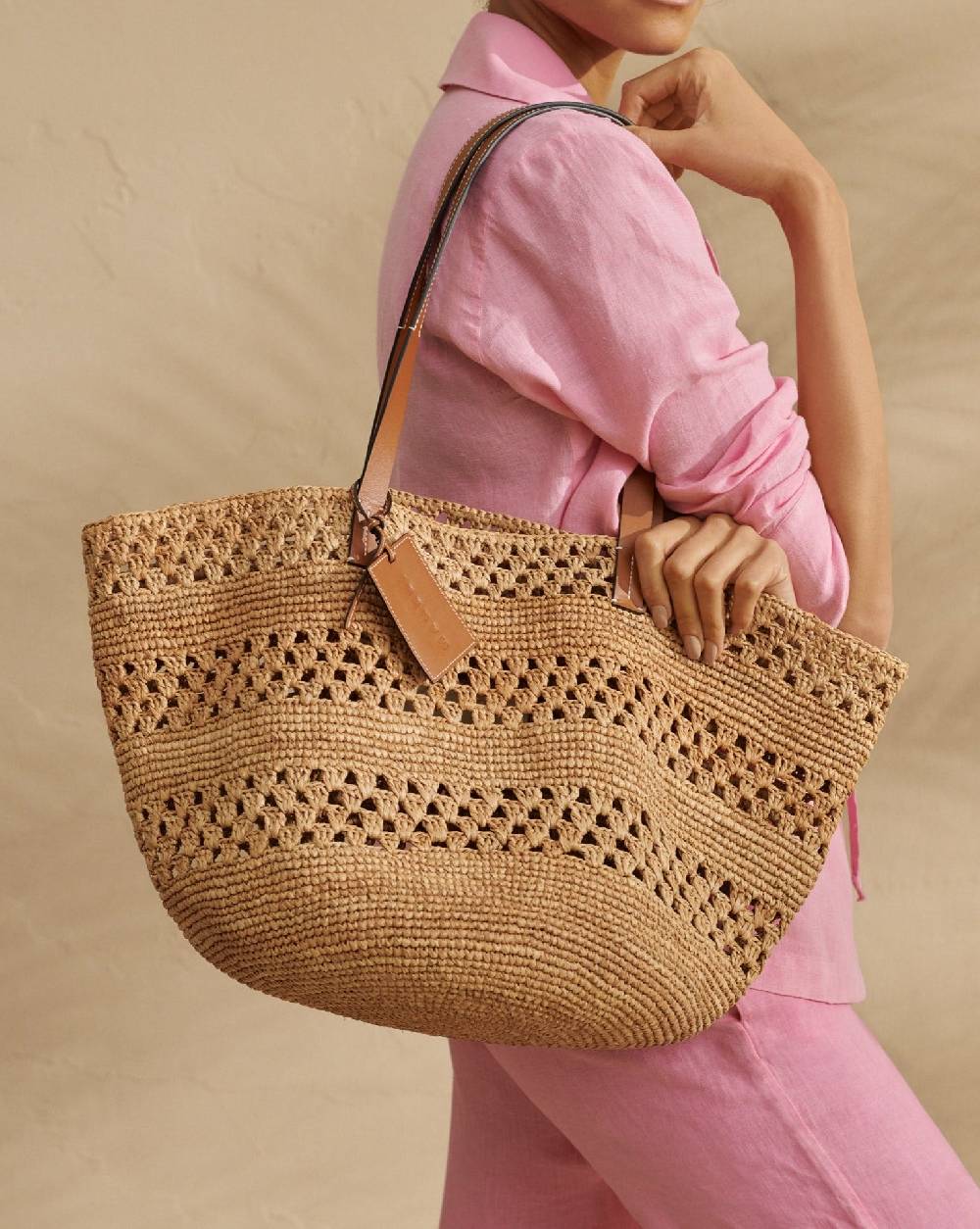 Manebí Weaving Raffia \u0026 Leather Basket Bag - Leather Tag Presa