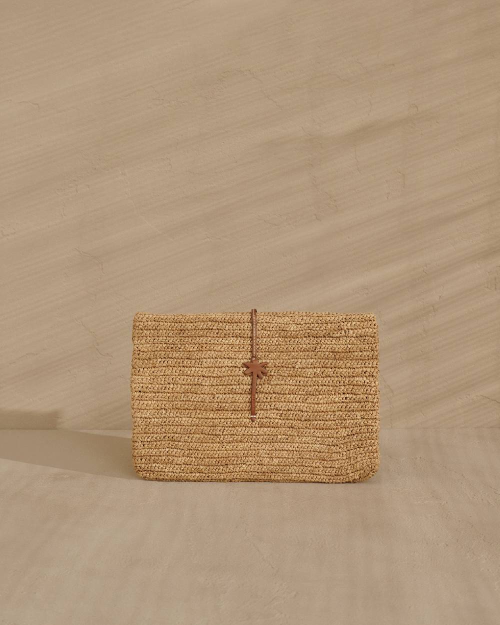 Manebí Raffia Clutch - Leather Palm Tan Sconto