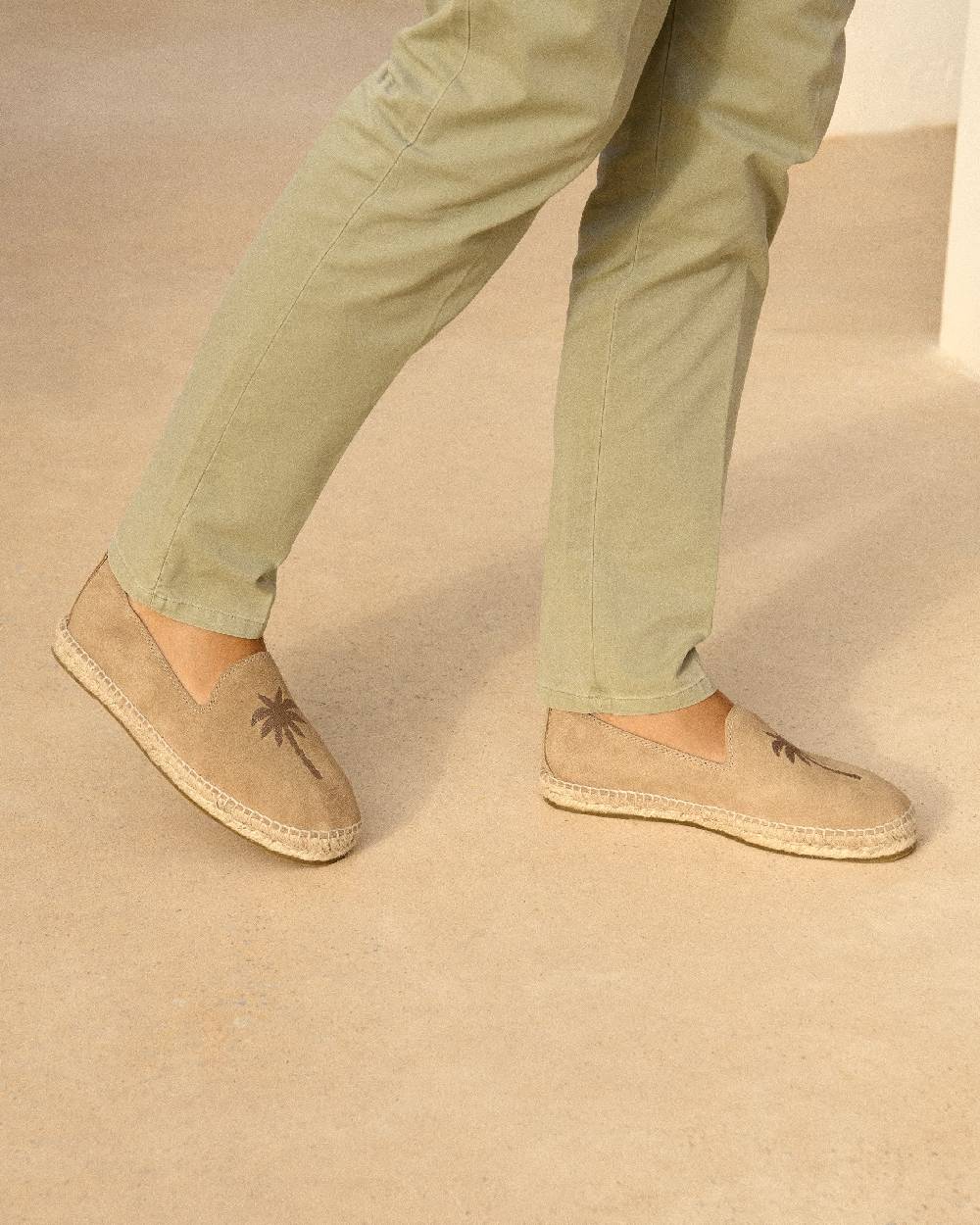 Manebí Espadrillas piatte in pelle scamosciata con ricamo - Palm Springs - Beige lavato e palmo in tono Qualità