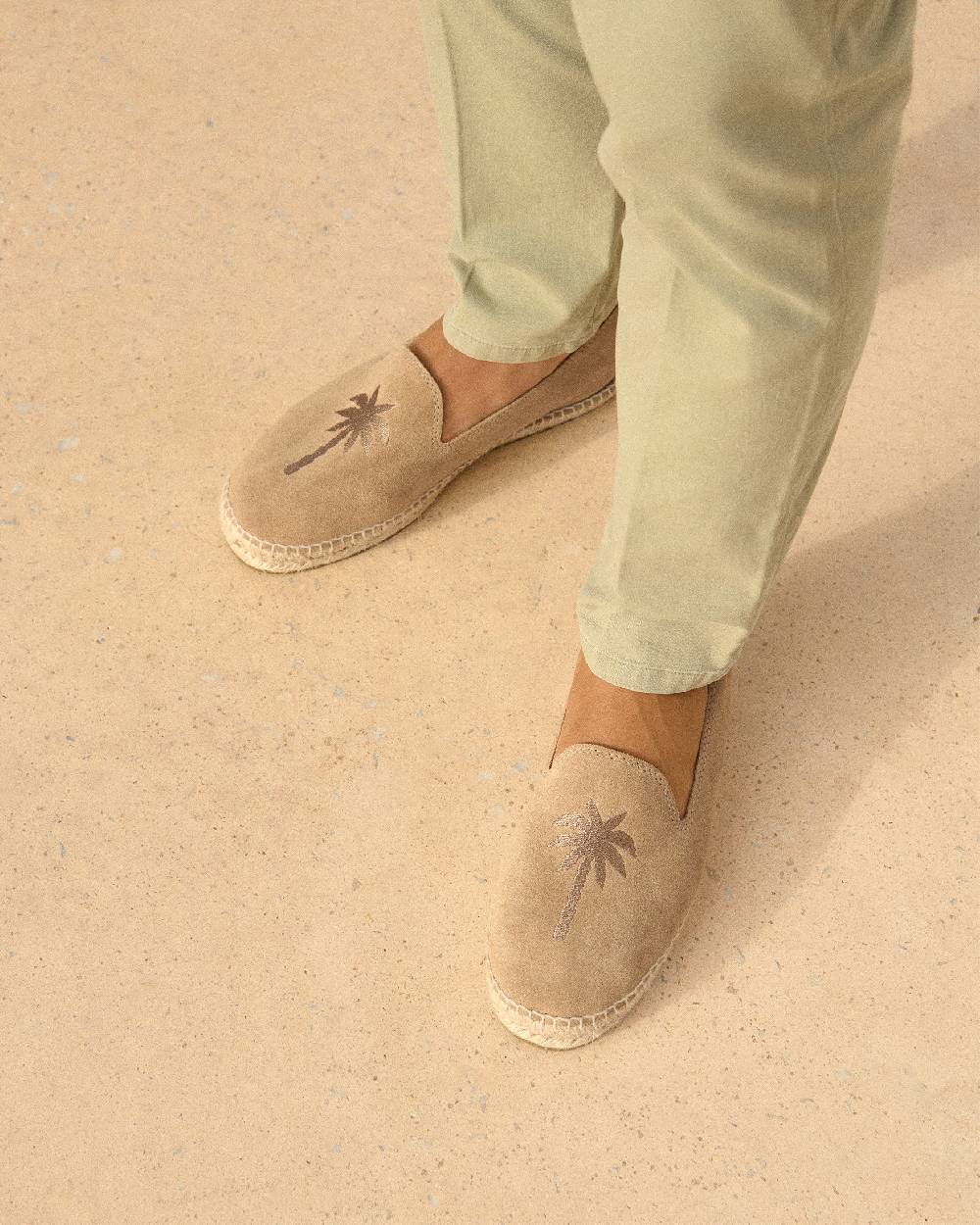 Manebí Espadrillas piatte in pelle scamosciata con ricamo - Palm Springs - Beige lavato e palmo in tono Qualità