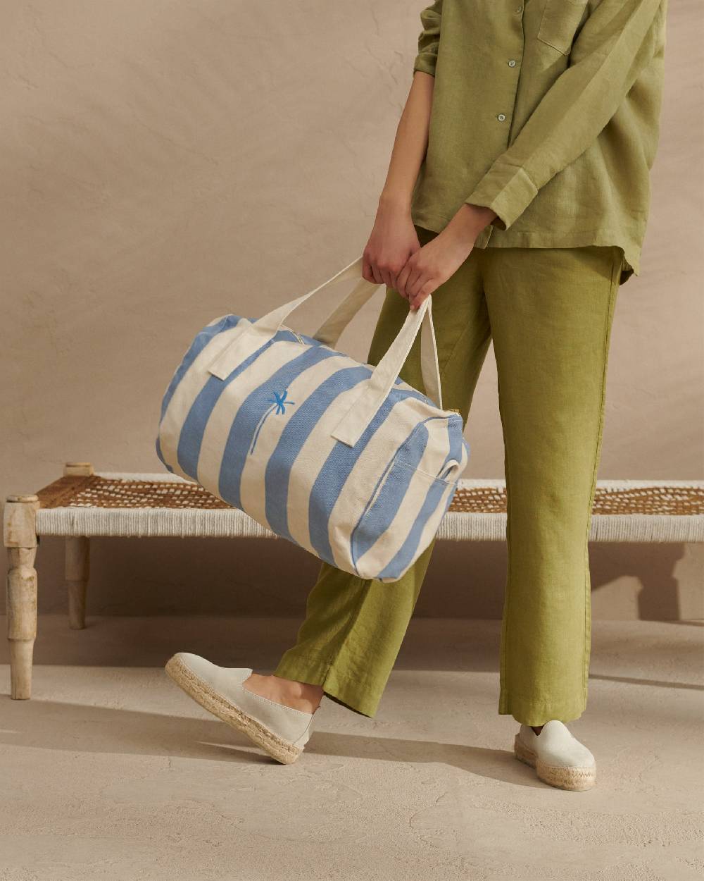 Manebí Canvas Weekend Bag - Embroidered Logo White and Indigo Stripes Vendita Economica