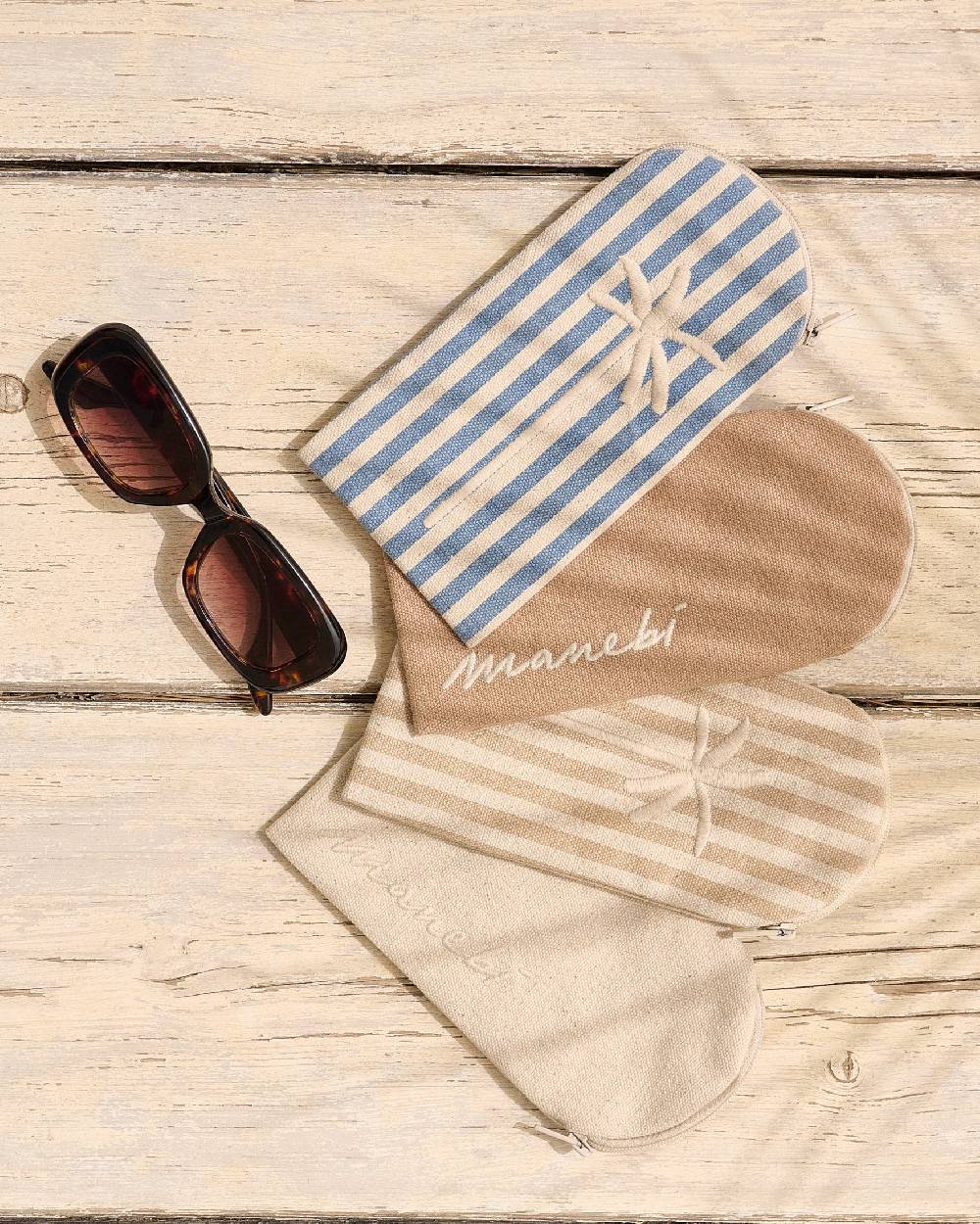Manebí Canvas Sunglasses Case - Portofino White \u0026 Indigo Stripes I Più Venduti