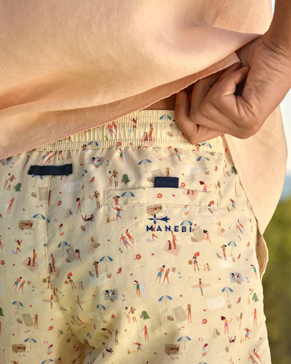 Manebí Printed Swim Shorts - Kids At The Beach Soddisfazione Garantita