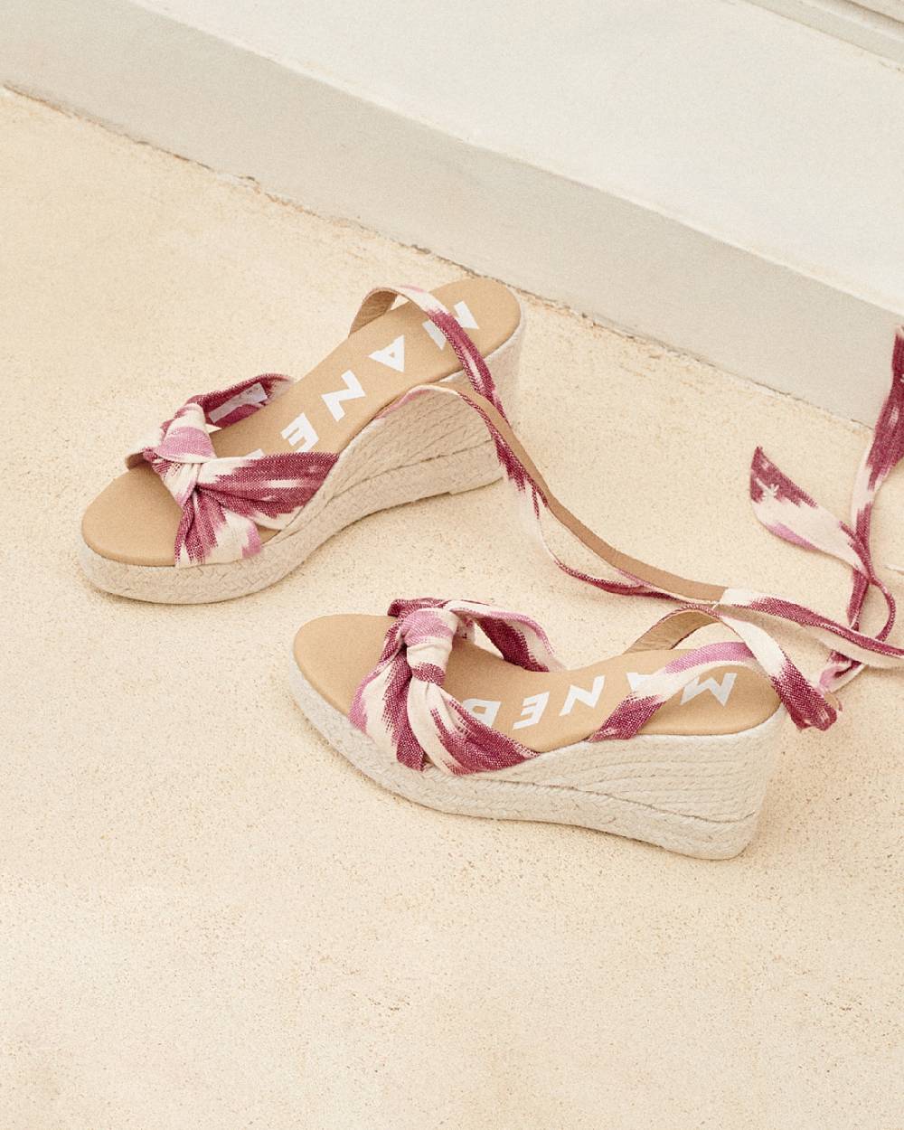Manebí Dyed Cotton Wedge Espadrilles|With Knot - Tulum Pink And White Ikat Spedizione Gratuita