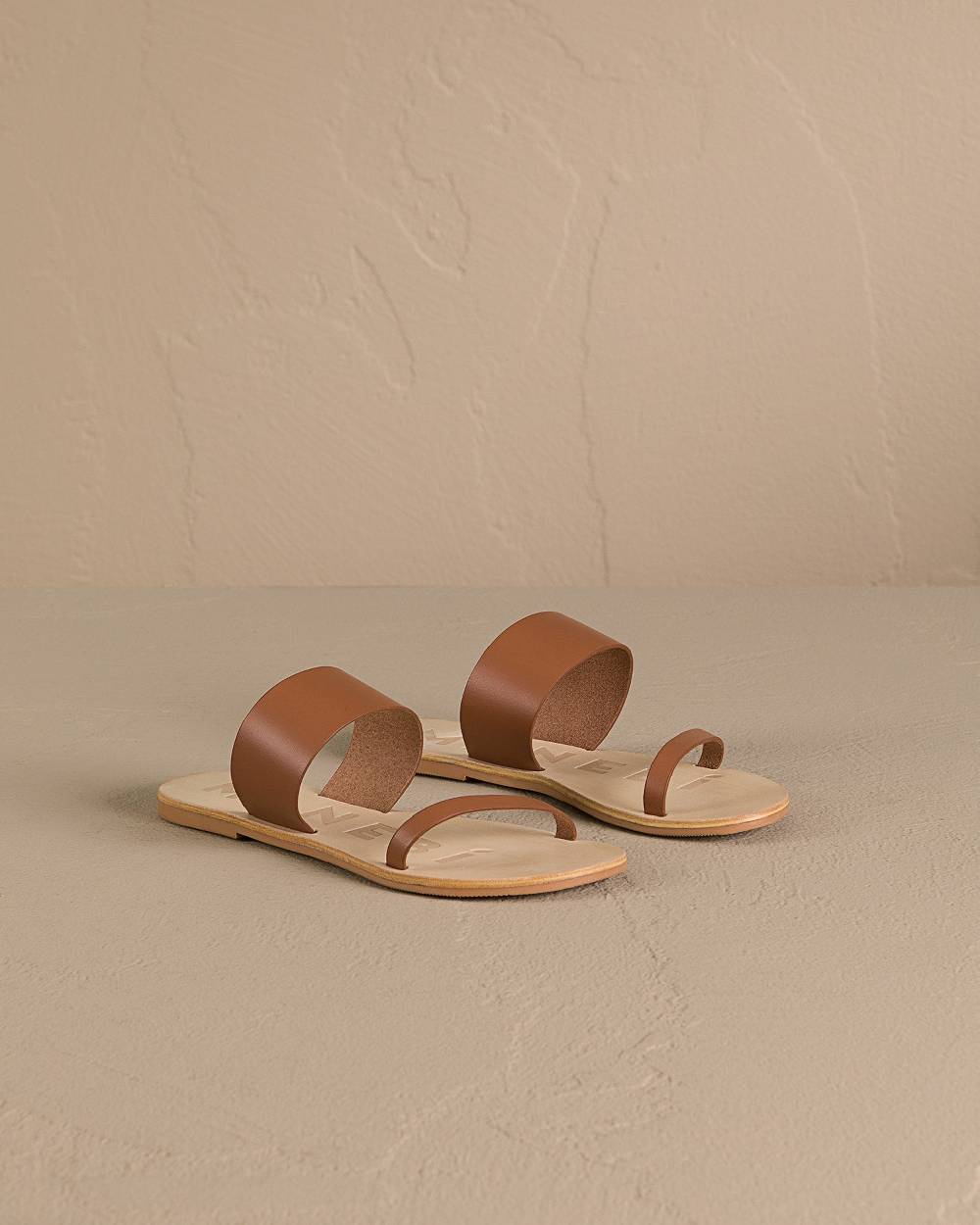 Manebí Leather Two Bands Sandals - Tan Consegna Veloce