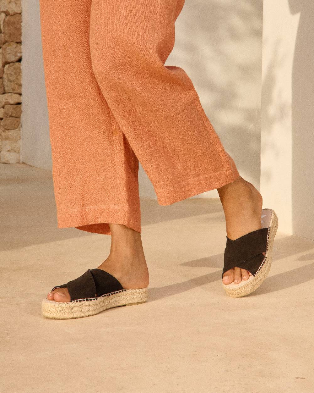 Manebí Suede Double Sole|Crossed Bands Sandals - Cocoa Sconto