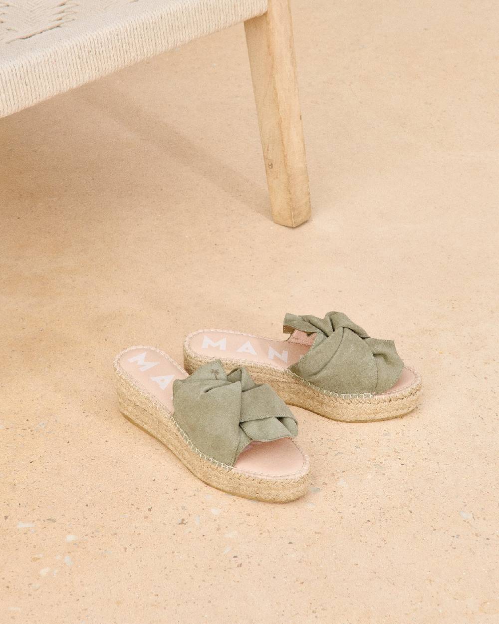 Manebí Soft Suede Platforms With Knot - Sage Offerta