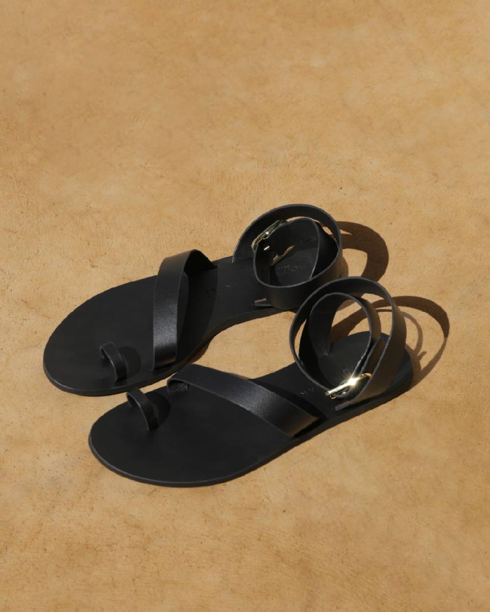 Manebí Sandali Chloe Stile Gladiatore in Pelle - Black Offerte
