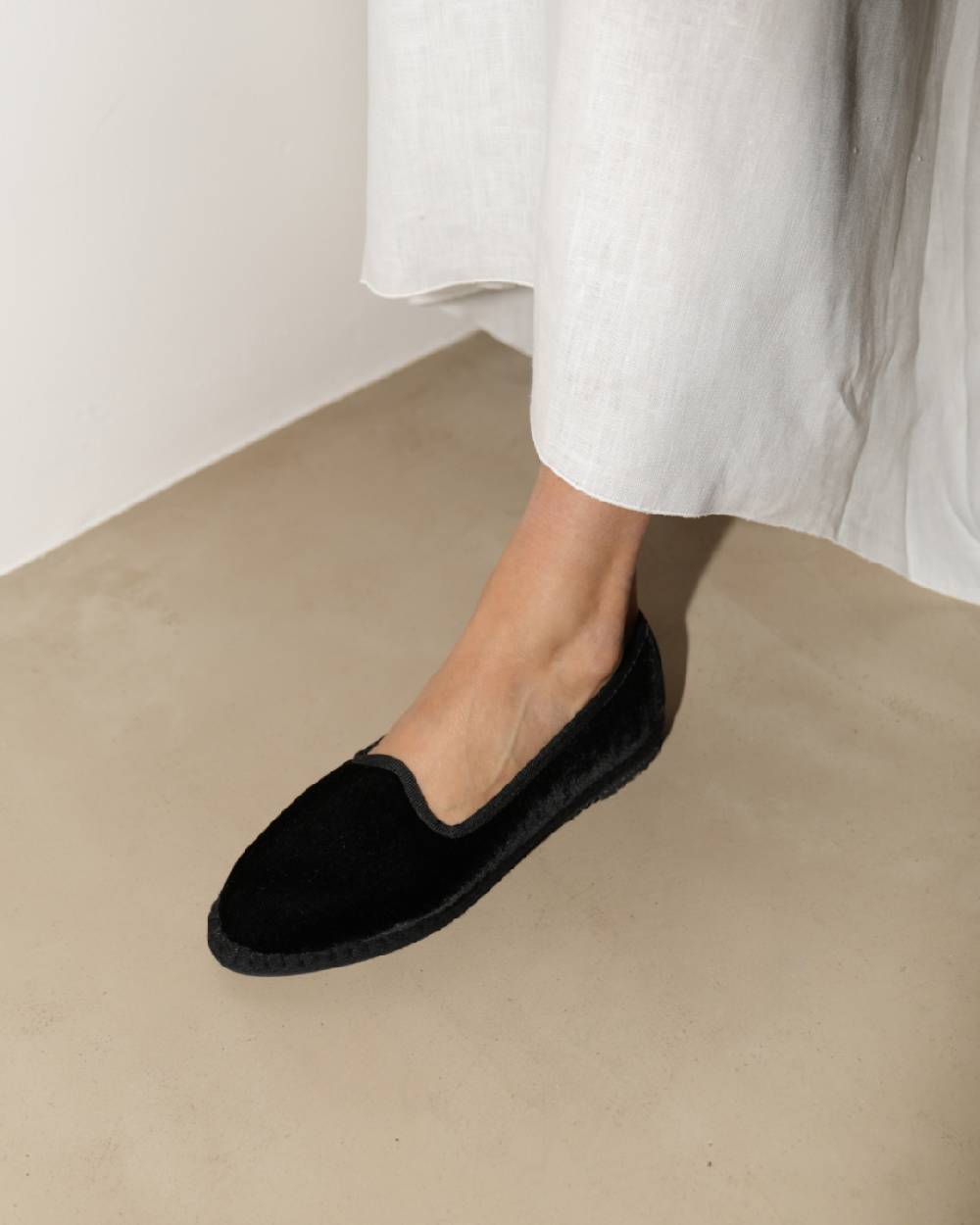 Manebí Friulane Demi in Velluto di Seta - Black Negozio