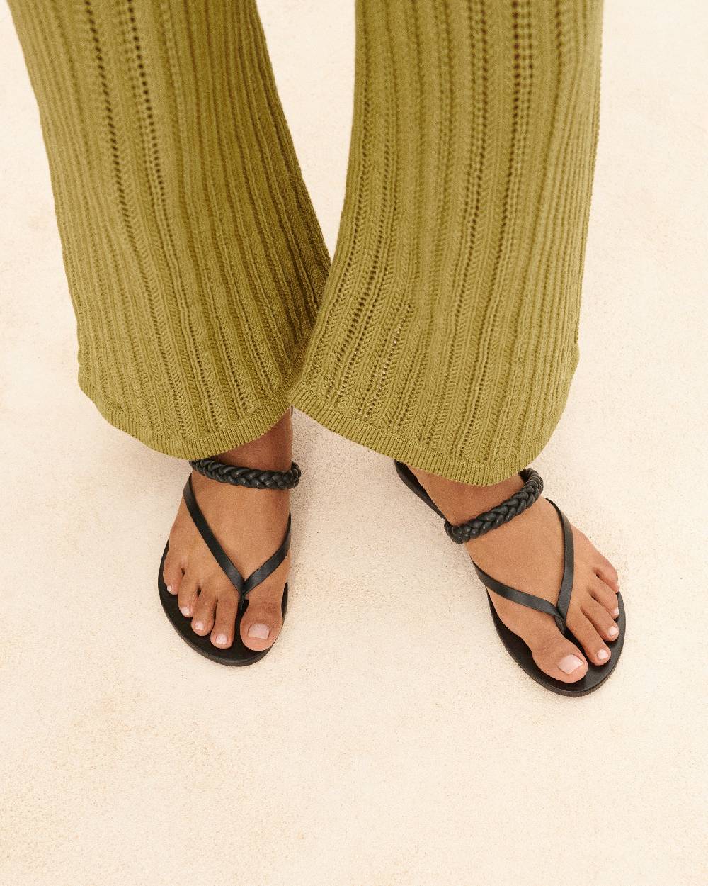 Manebí Leather Braid Thong Sandals - Black Nuova