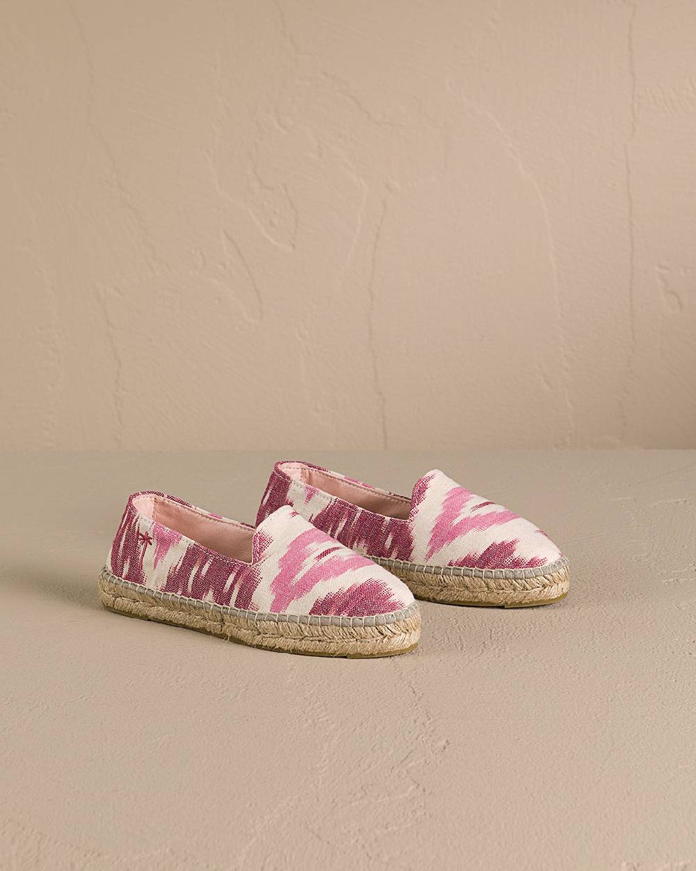 Manebí Dyed Cotton Flat Espadrilles - Tulum Pink And White Ikat 2025