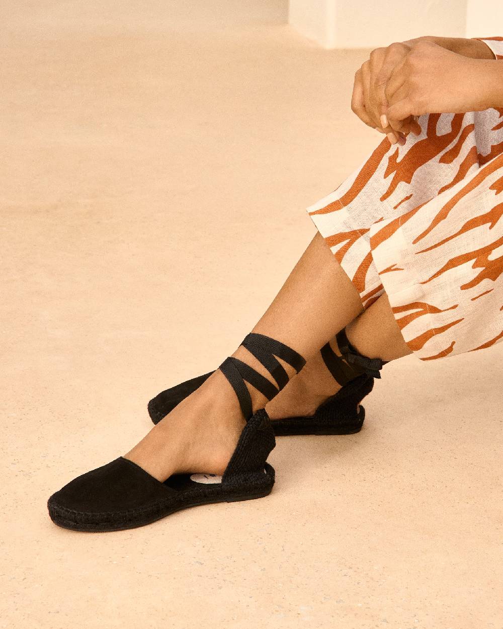 Manebí Suede Flat Valenciana Espadrilles - Hamptons Black On Tone I Più Venduti