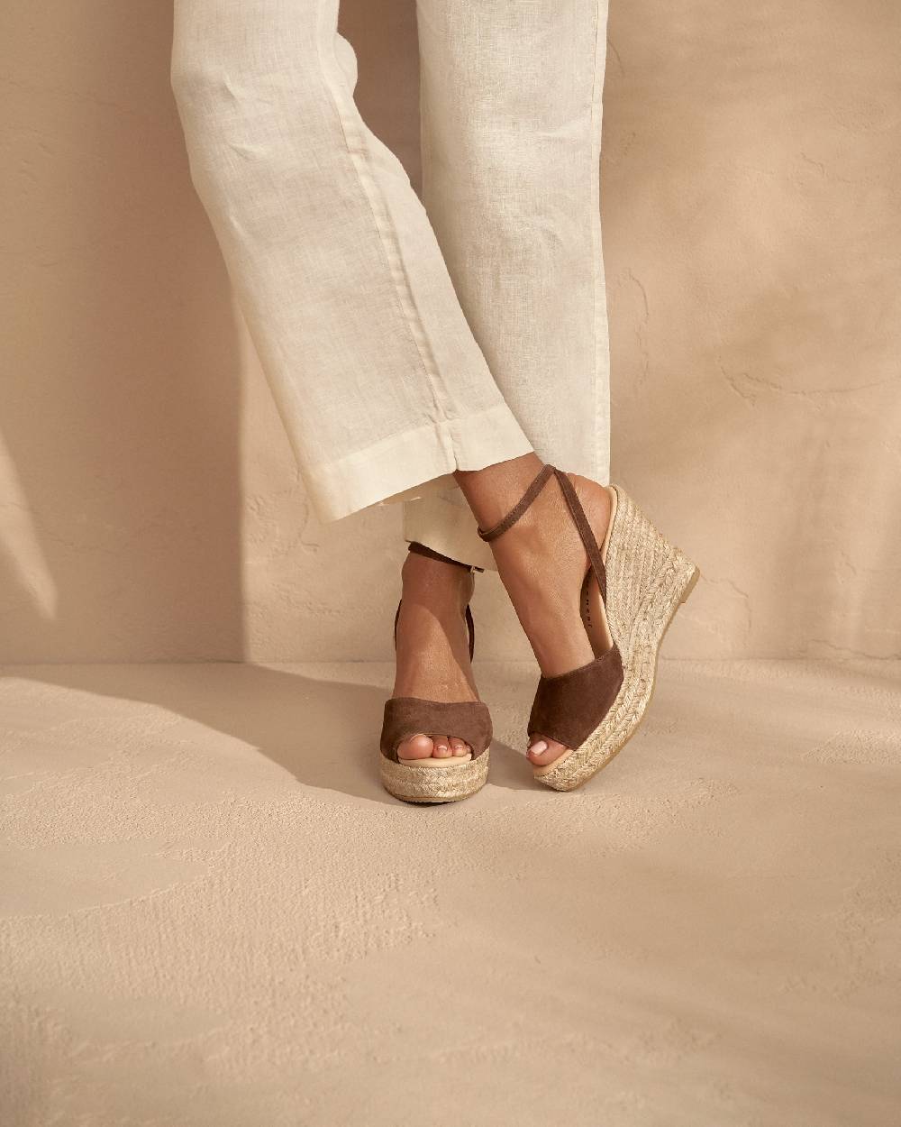 Manebí Viky Soft Suede Open Toe|Wedge Espadrilles - Tobacco Enormi risparmi
