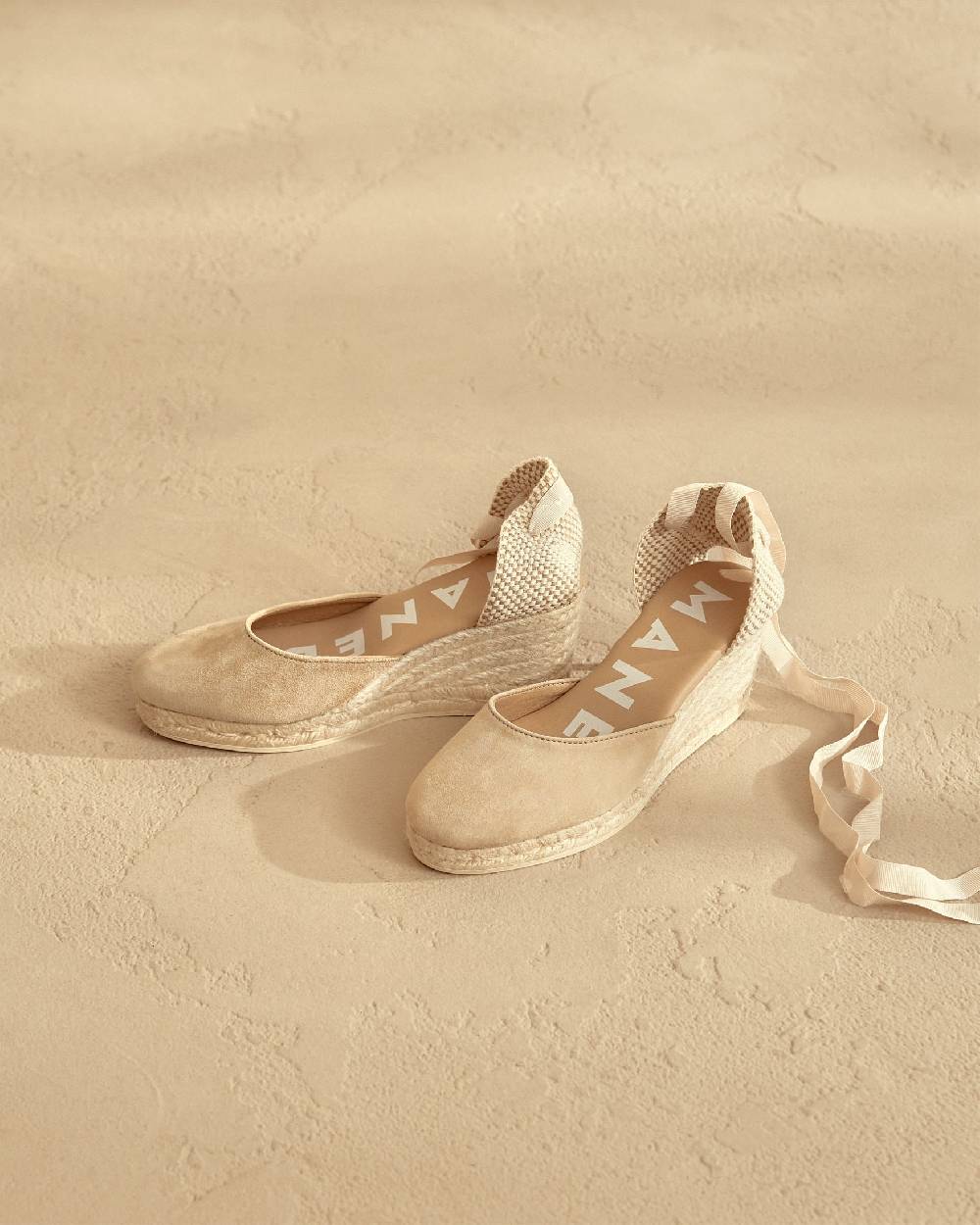 Manebí Soft Suede Low Wedge Espadrilles - Hamptons Champagne Beige Offerta speciale della fabbrica