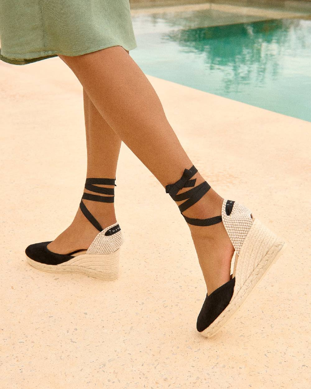 Manebí Soft Suede Low Wedge Espadrilles - Hamptons Black Fino al 55% di sconto