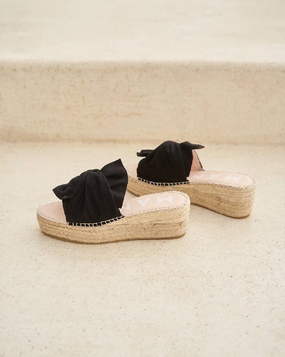 Manebí Soft Suede Platforms With Knot - Hamptons Black Super sconto