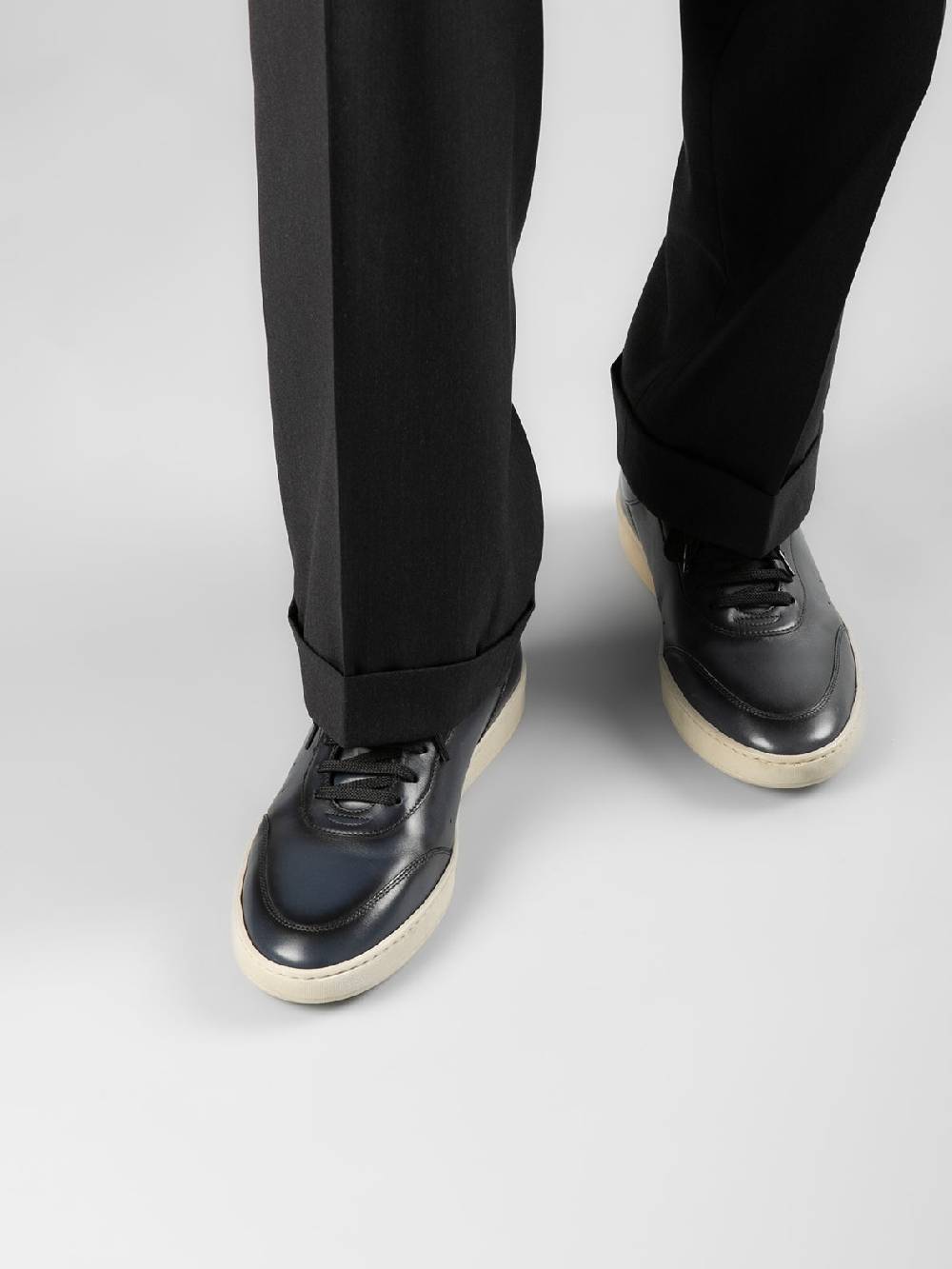 Officine Creative KRIS LUX 001 Sneakers in Pelle Blu In Saldo