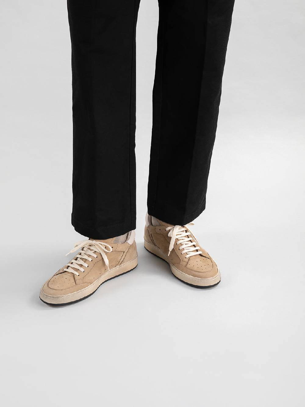 Officine Creative MAGIC 002 Sneakers in Nabuk Verde 2025