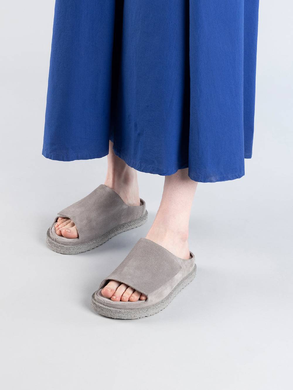 Officine Creative SANDS 106 Sandali Slide in Pelle Scamosciata Grigia Enormi risparmi