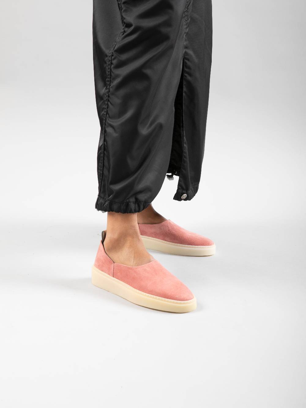Officine Creative MUSKRAT 101 Sneaker in Pelle Scamosciata Nera Spedizione Gratuita