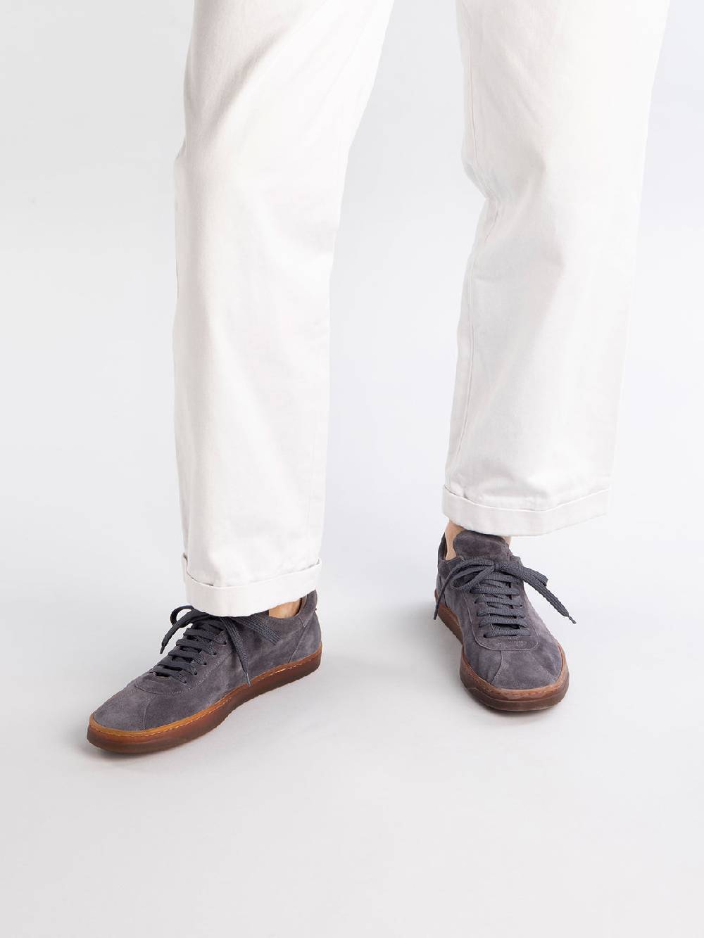Officine Creative KARMA 015 Sneakers Basse in Pelle Scamosciata Tortora Fino al 60% di sconto