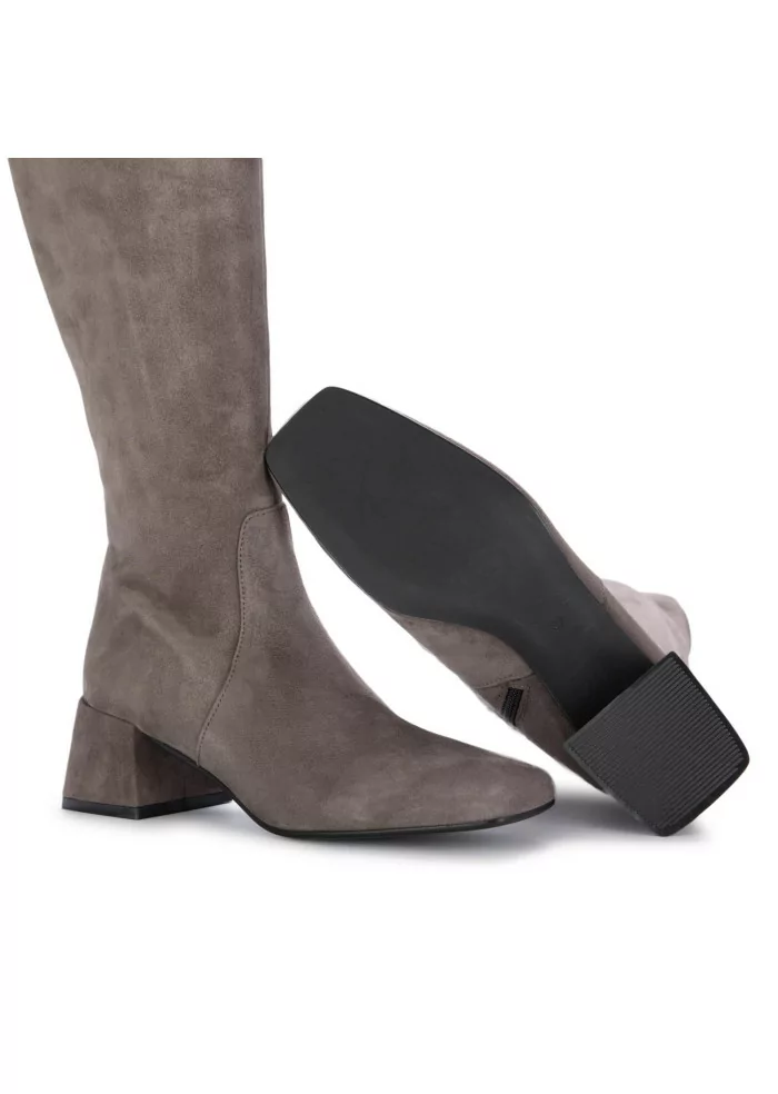 MA+DE 94 | STIVALI ALTI CAMOSCIO TAUPE Qualità