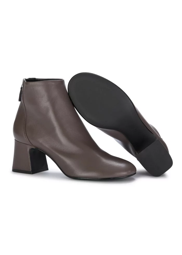 MA+DE 94 | STIVALETTI TACCO NAPPA MARRONE FANGO Fino al 60% di sconto