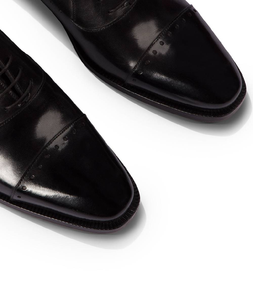 Loriblu Oxford in pelle nera brogue Sottocosto